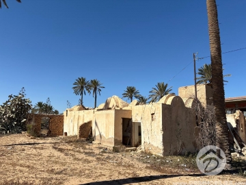V765 -                            Vente
                           Houch Djerbien Djerba
