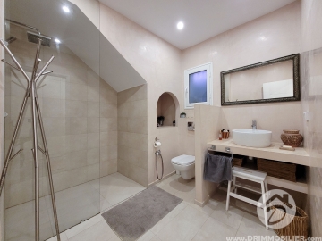 V768 -                            Vente
                           Villa avec piscine Djerba