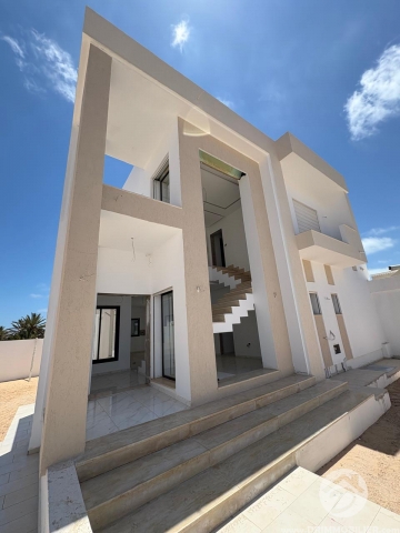 V792 -                            Vente
                           Villa avec piscine Djerba